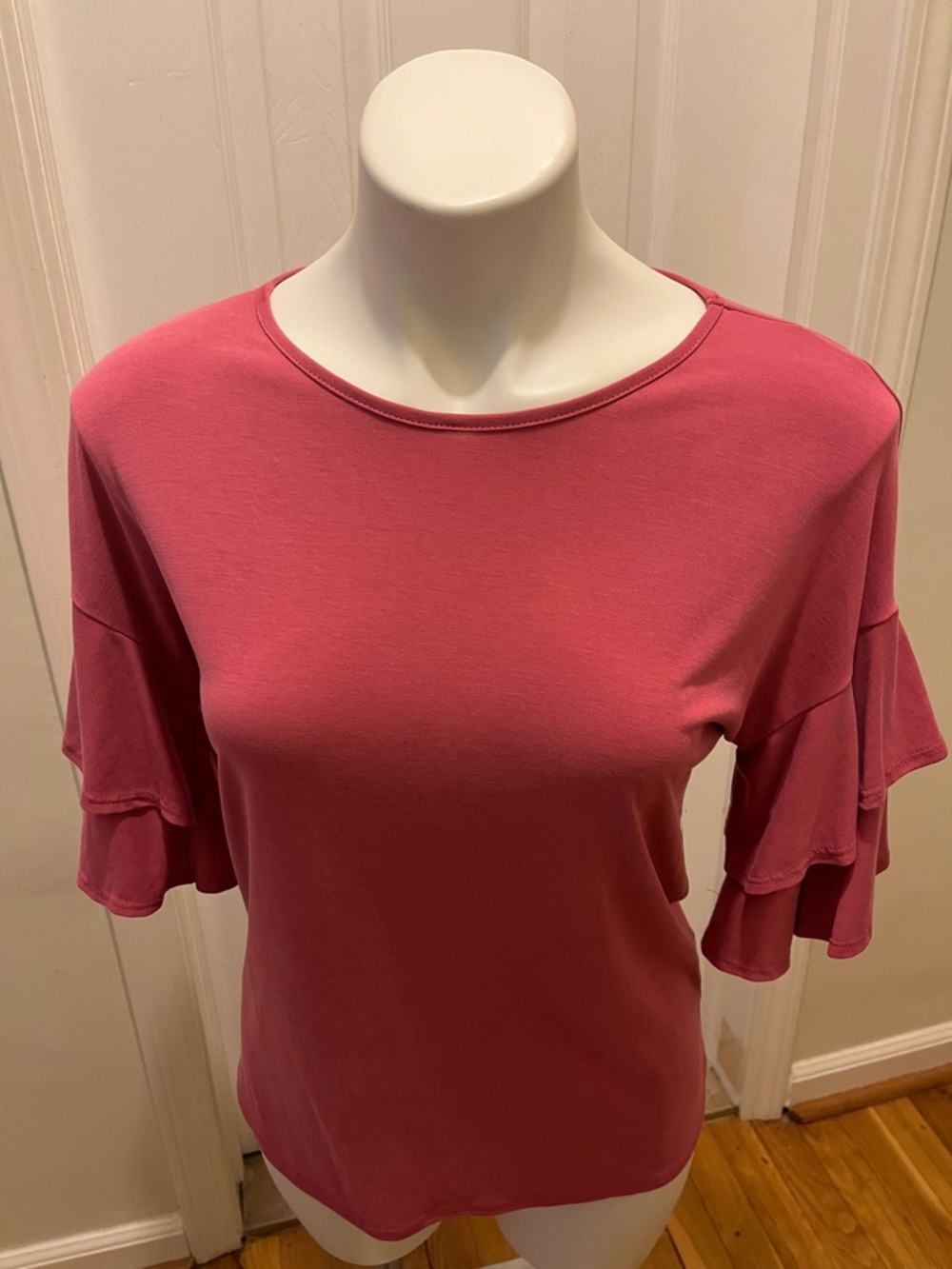 lavender field Rose Pink Ruffle Sleeve Short-Sleeve Tee